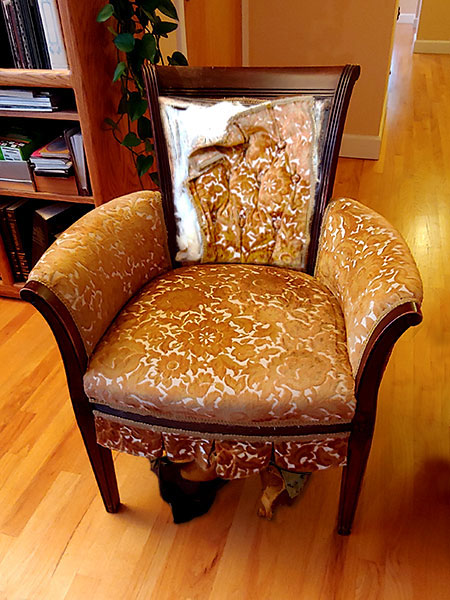 arm chair before reupholstery